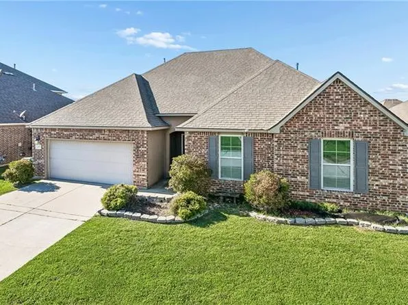 697 Lakeshore Village Dr, Slidell, LA 70461