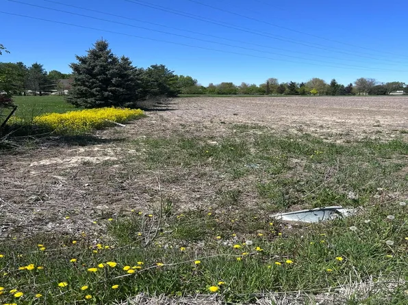 23335 McPhall Rd, Armada, MI 48005