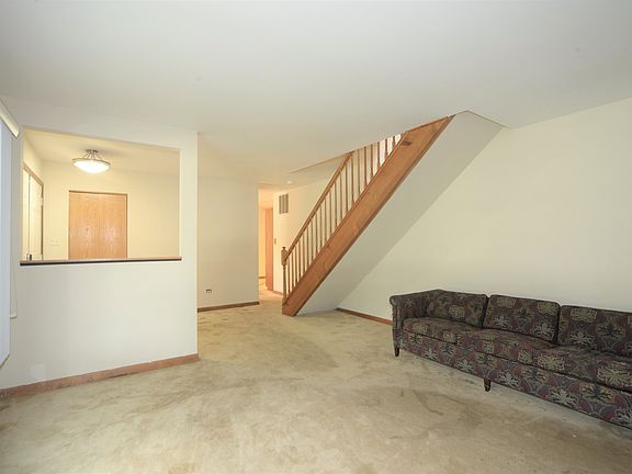 3rd image of 15015 West Ave