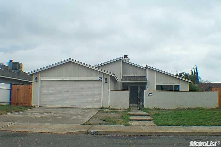 1st image of 2841 Standford Ave