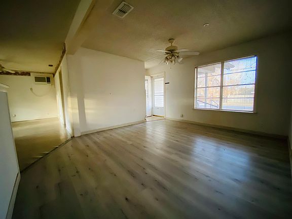 3rd image of 411 N Cherry St
