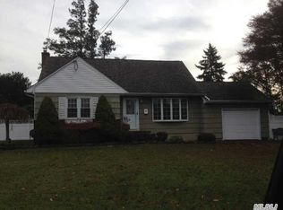 635 Empire Ave, West Babylon, NY 11704