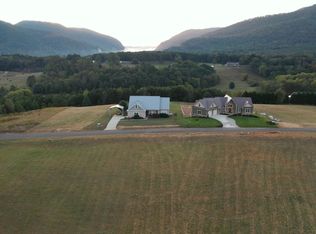 143 Waterstone Dr #31, Benton, TN 37307
