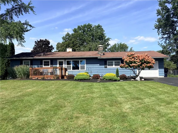180 Hollybrook Rd, Rochester, NY 14623