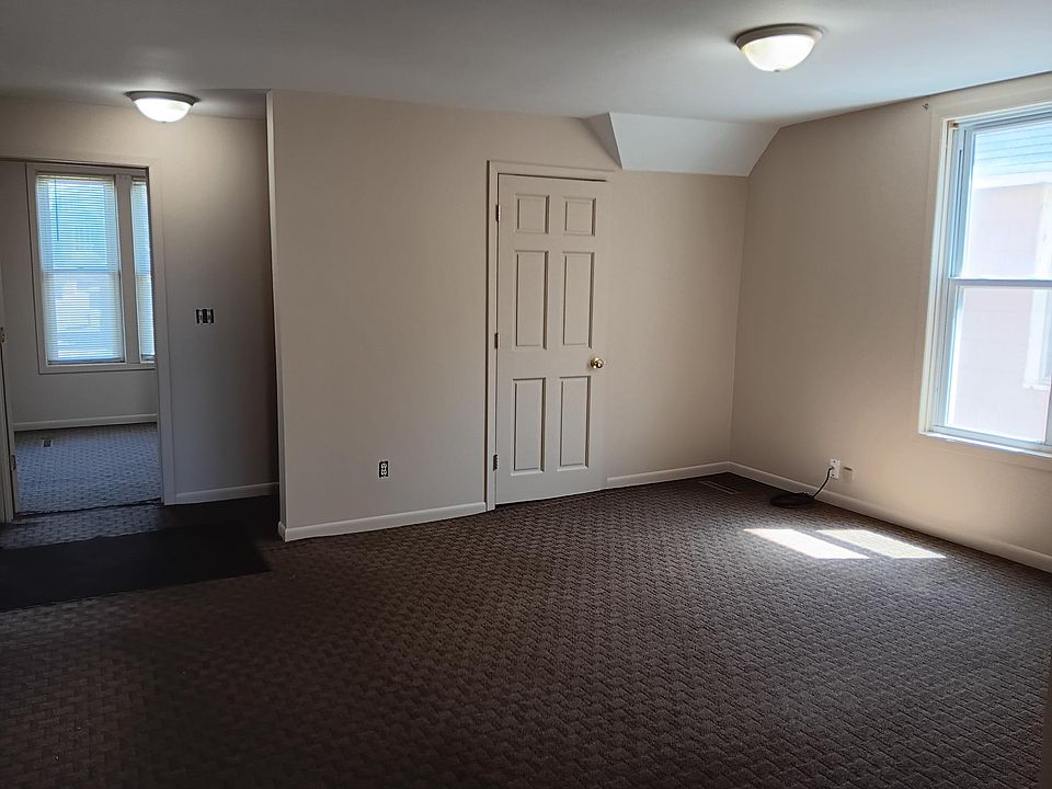 1st image of 1705 1/2 Ogden Ave