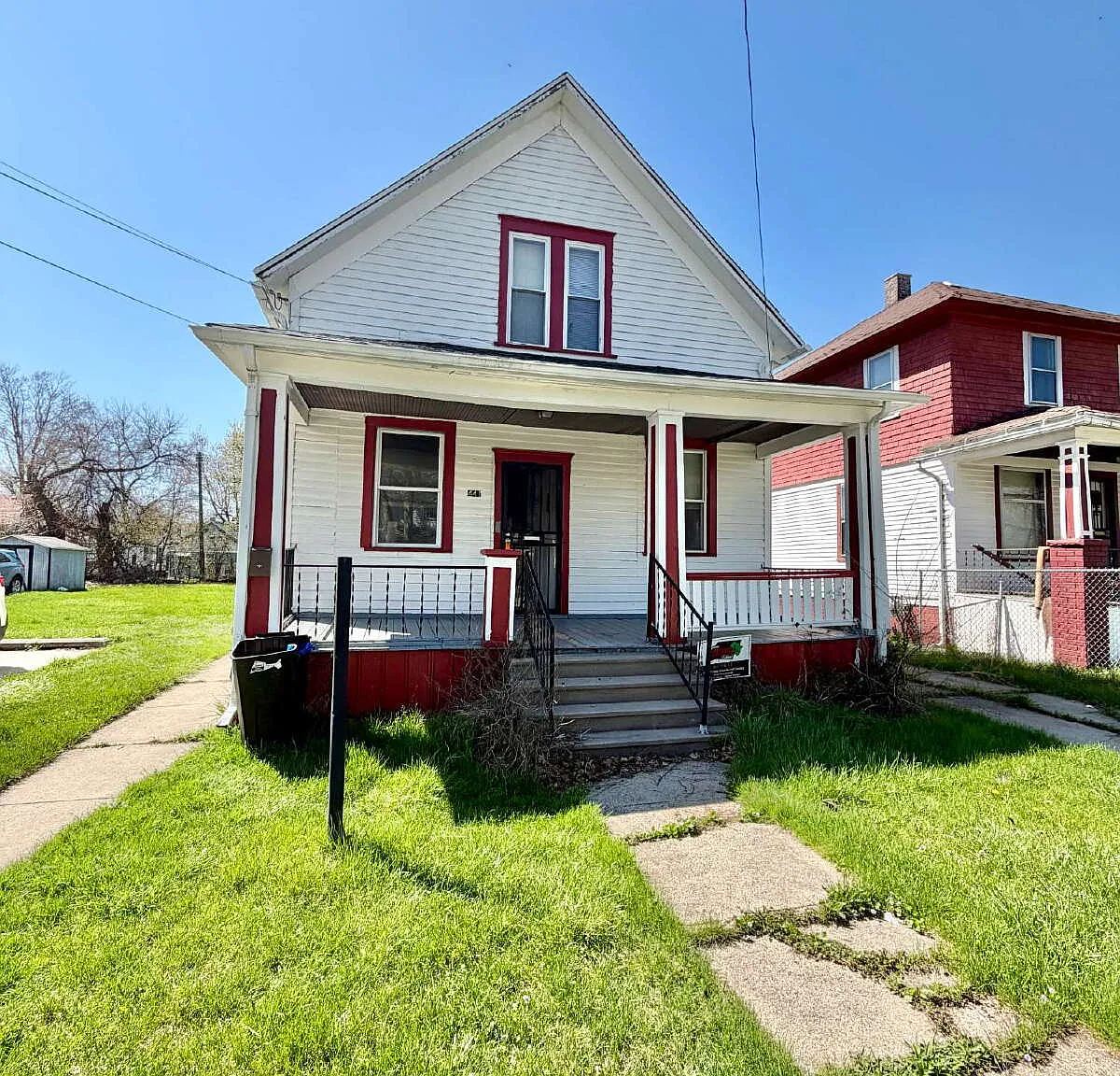 3 bed, 1.0 bath, 1000 sqft, $700 — Photo 1