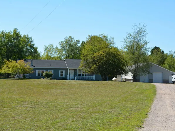 5623 N Schneider Rd NW, Rapid City, MI 49676