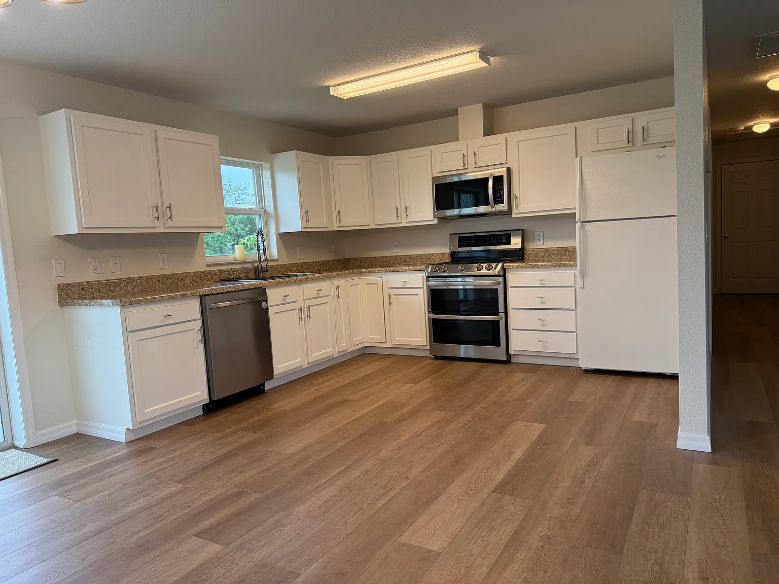 3 bed, 1526 sqft, $1,700 — Photo 3