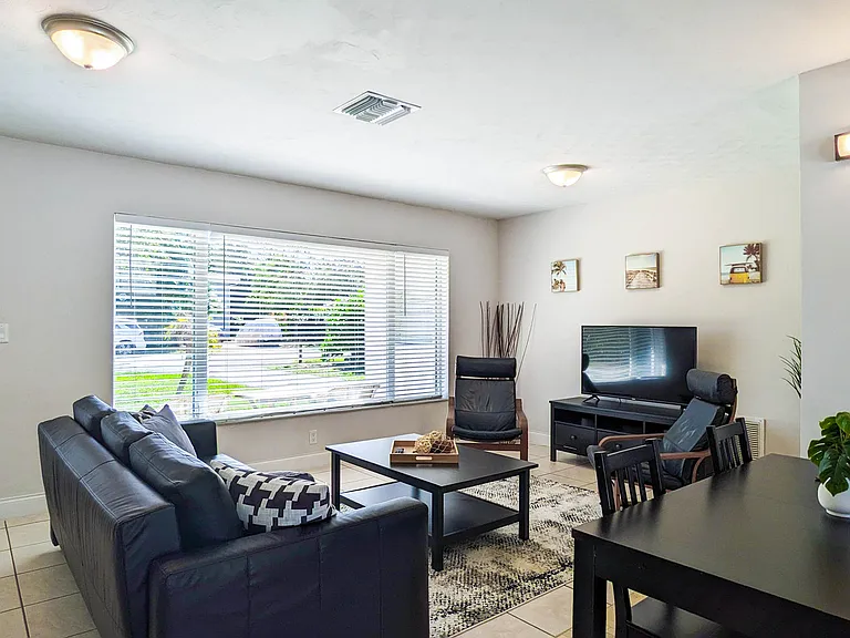 2665 SE 2nd Ct — Photo 7