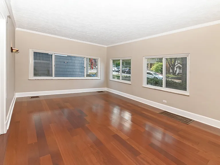 3634 Amberson Ave — Photo 7