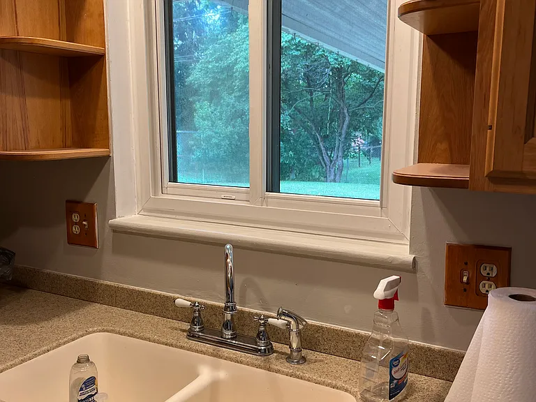 6873 Highbury Rd — Photo 2