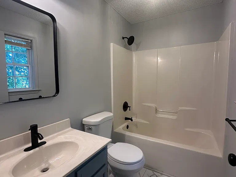 Braxton Ln — Photo 10