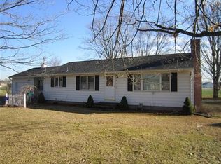 27 River Dr, Hadley, MA 01035