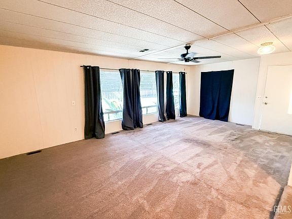 3rd image of 1005 Crown Ave