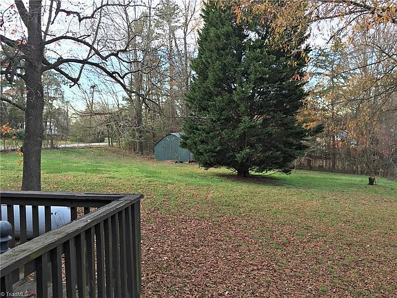 3rd image of 1373 Saint Regis Dr