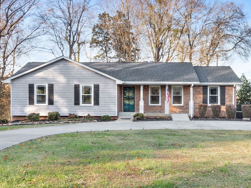 1st image of 301 Wedgewood Dr