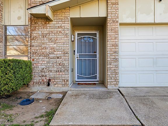 4th image of 2704 Friarford Rd