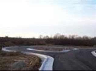 7720 Strumbly Gln, Kirtland, OH 44094