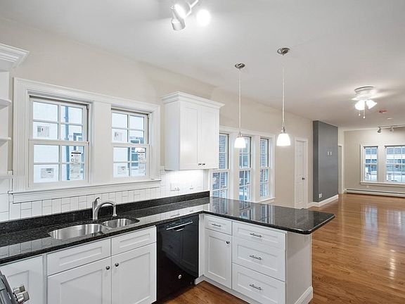 2nd image of 101 Lanark Rd #101