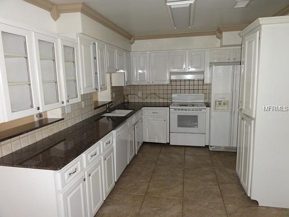 3rd image of 217 Nob Hill Cir