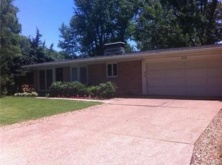 10226 Richview Dr, Saint Louis, MO 63127