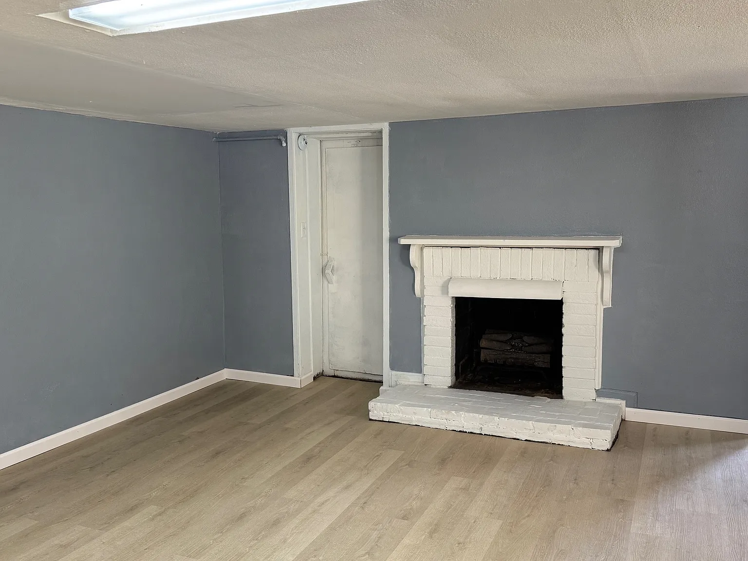 405 High St. North - 1 — Photo 2