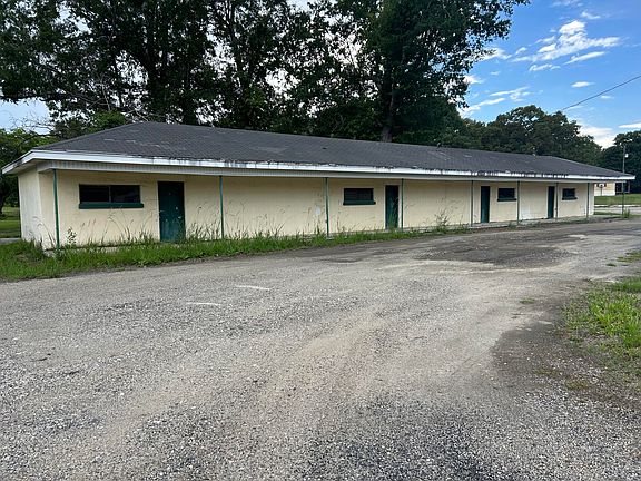 5th image of 1054 Edgewater Rd