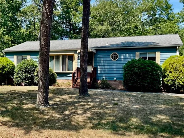 2 Jesse Brook Rd, Plymouth, MA 02360