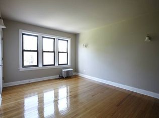 7548 S Saginaw Ave APT 2A, Chicago, IL 60649