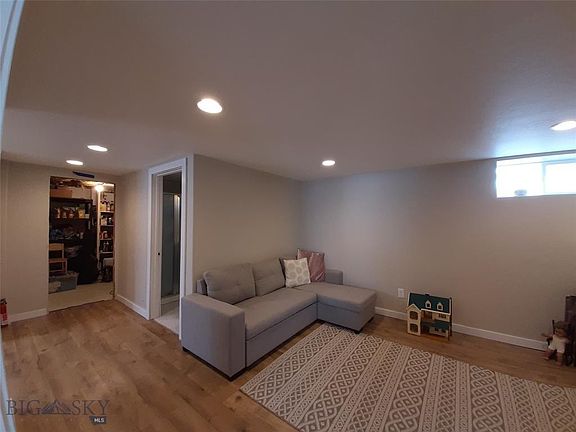 5th image of 506 S 8th St