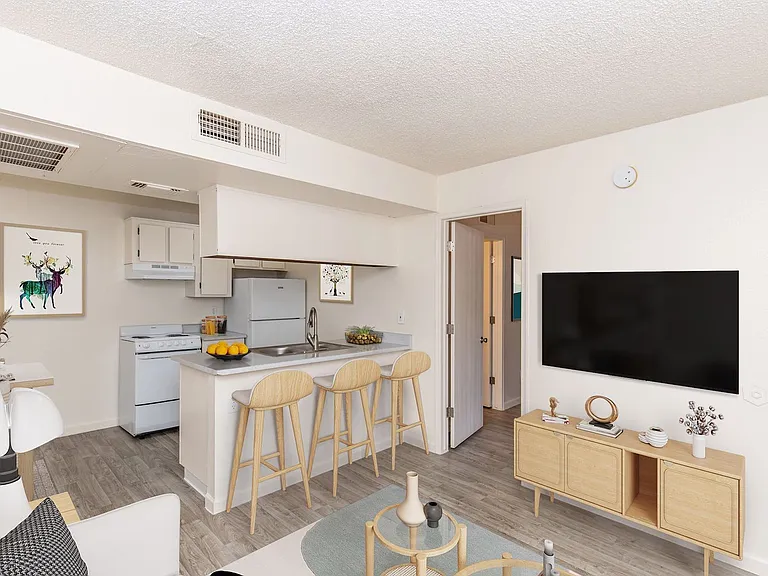 Garden Plaza Apartments — Photo 24