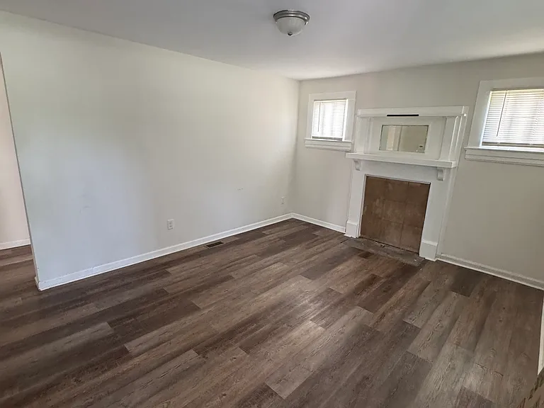 102 Sunview Ave — Photo 3