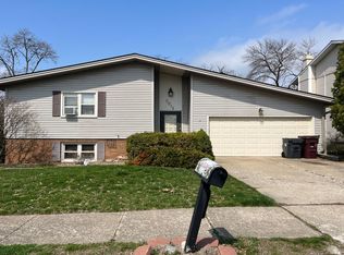 2015 Highwood Ave, Pekin, IL 61554