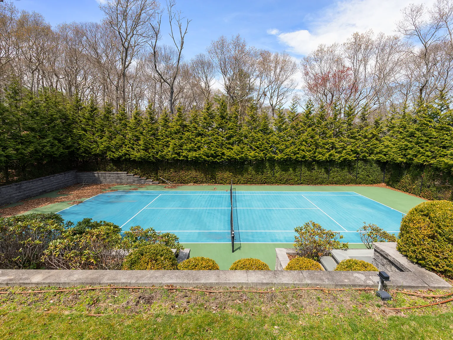 Sag Harbor Rental with Pool & Tennis — Photo 2