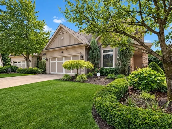5230 River Creek Rd, Lyndhurst, OH 44124