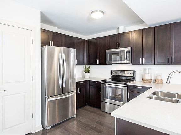 3rd image of 1801 Broadway #1505