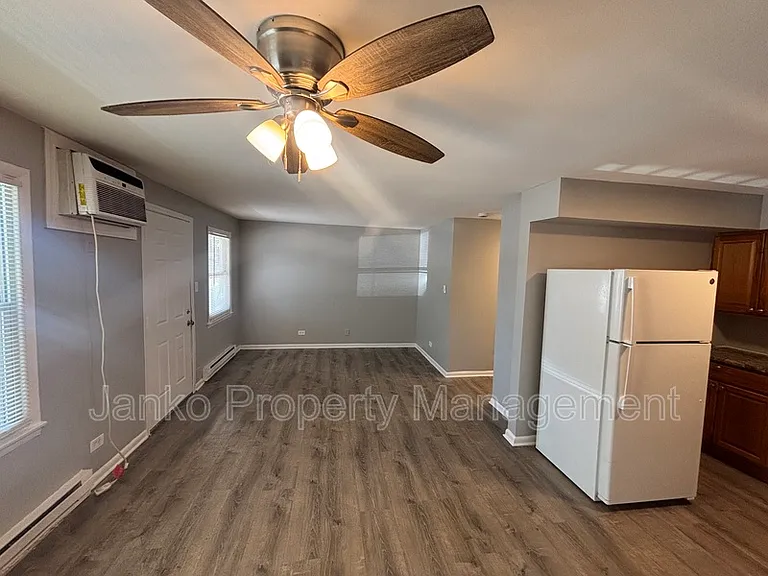 474 W 14th Pl #2 — Photo 2