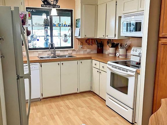 2nd image of 161 Sea Fern Dr #10