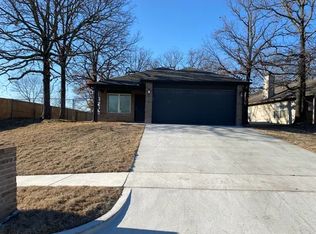 2017 W 57th St S, Tulsa, OK 74107