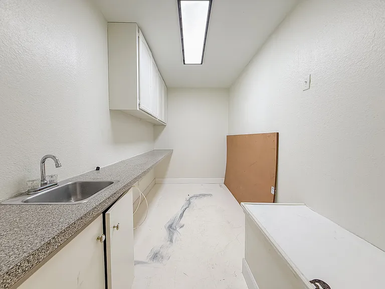 1029 N Central Ave — Photo 13