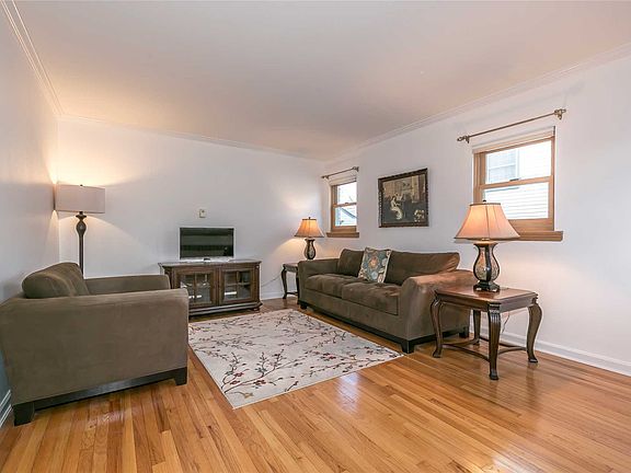 5th image of 61 Bedford Ave