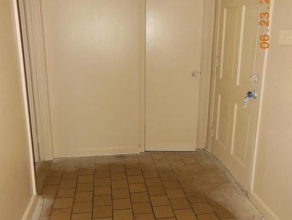3rd image of 1213 Bassett Dr