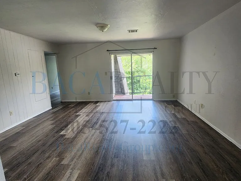 2258 Donna Dr — Photo 3