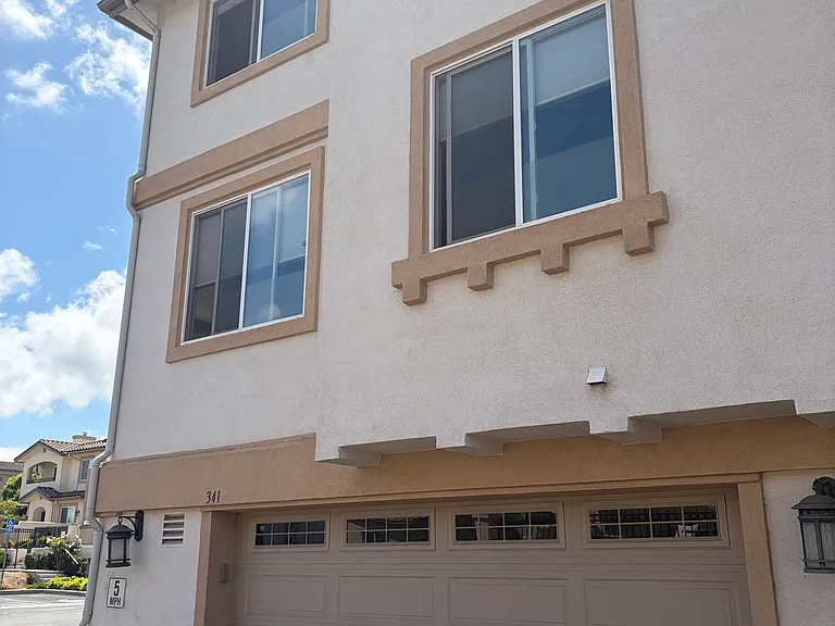 Integrated 2-car Garage