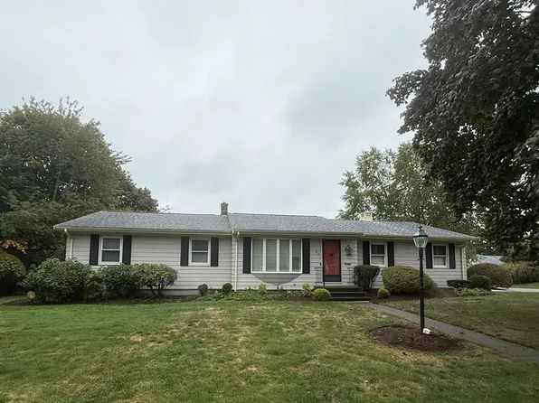 95 Caroline Ave, Somerset, MA 02725