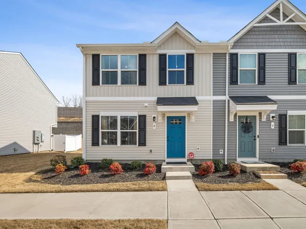 8 Tidworth Dr, Greer, SC 29651
