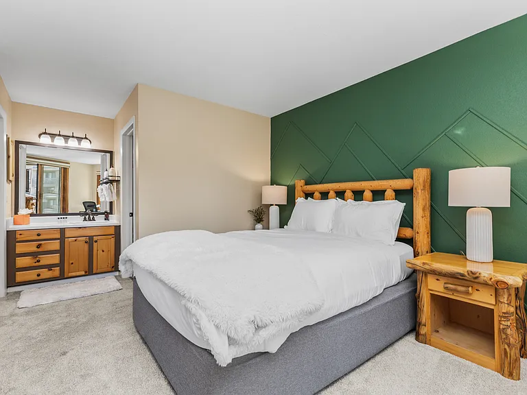 2700 Village Dr #F-101 — Photo 40