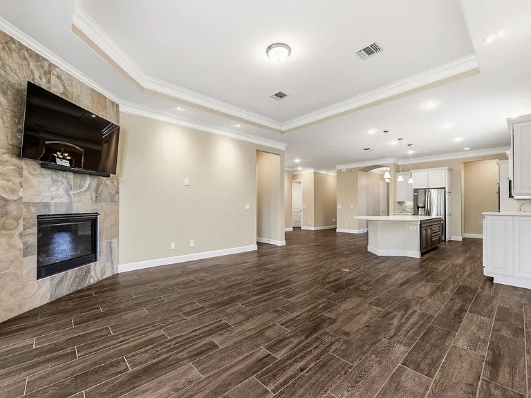 316 Connemara Dr — Photo 10
