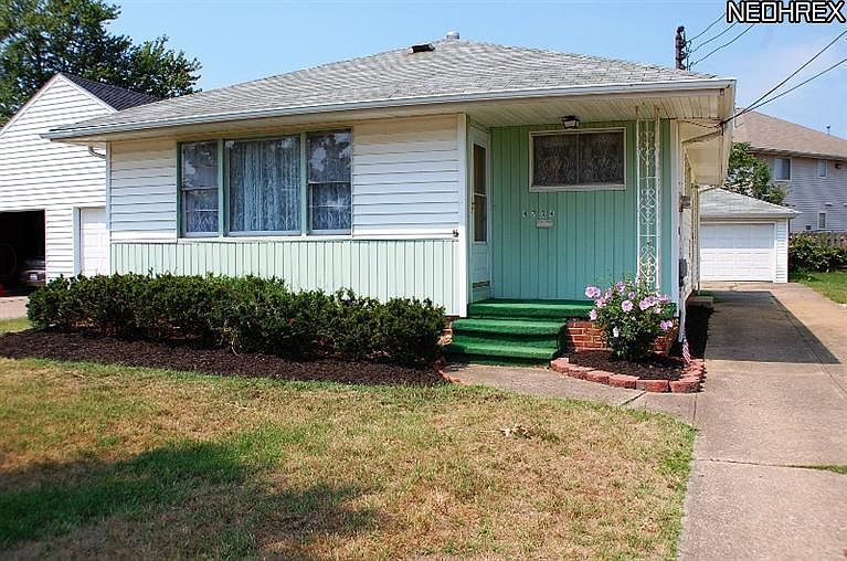 1st image of 4754 Brookwood Dr