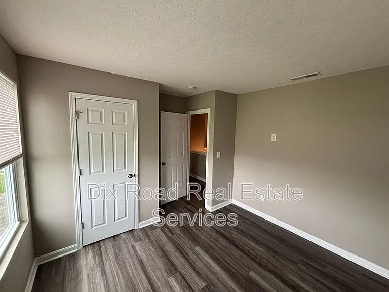 424 W Kemper Rd — Photo 21